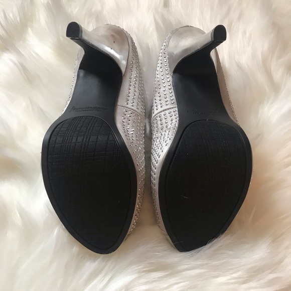 🌟Never worn, Rampage silver high heel - Picture 6 of 7